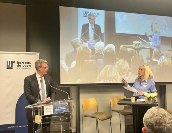 crsi devant l'equipe des lyonnes