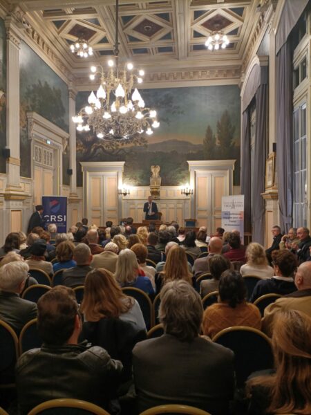 conférence de thibault de montbrial devant le cercle trocadéro