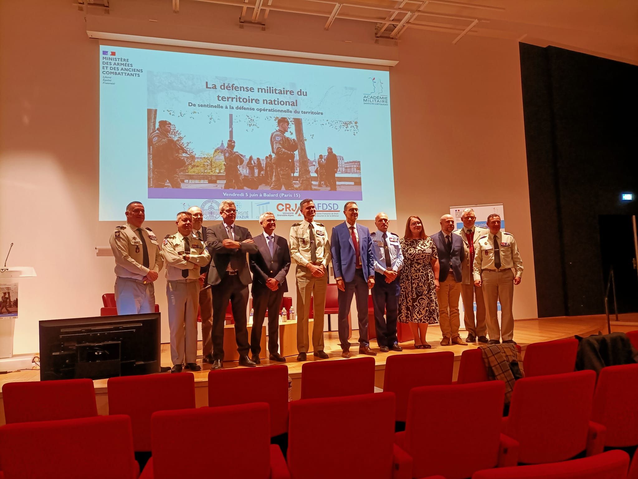 La défense militaire du territoire national