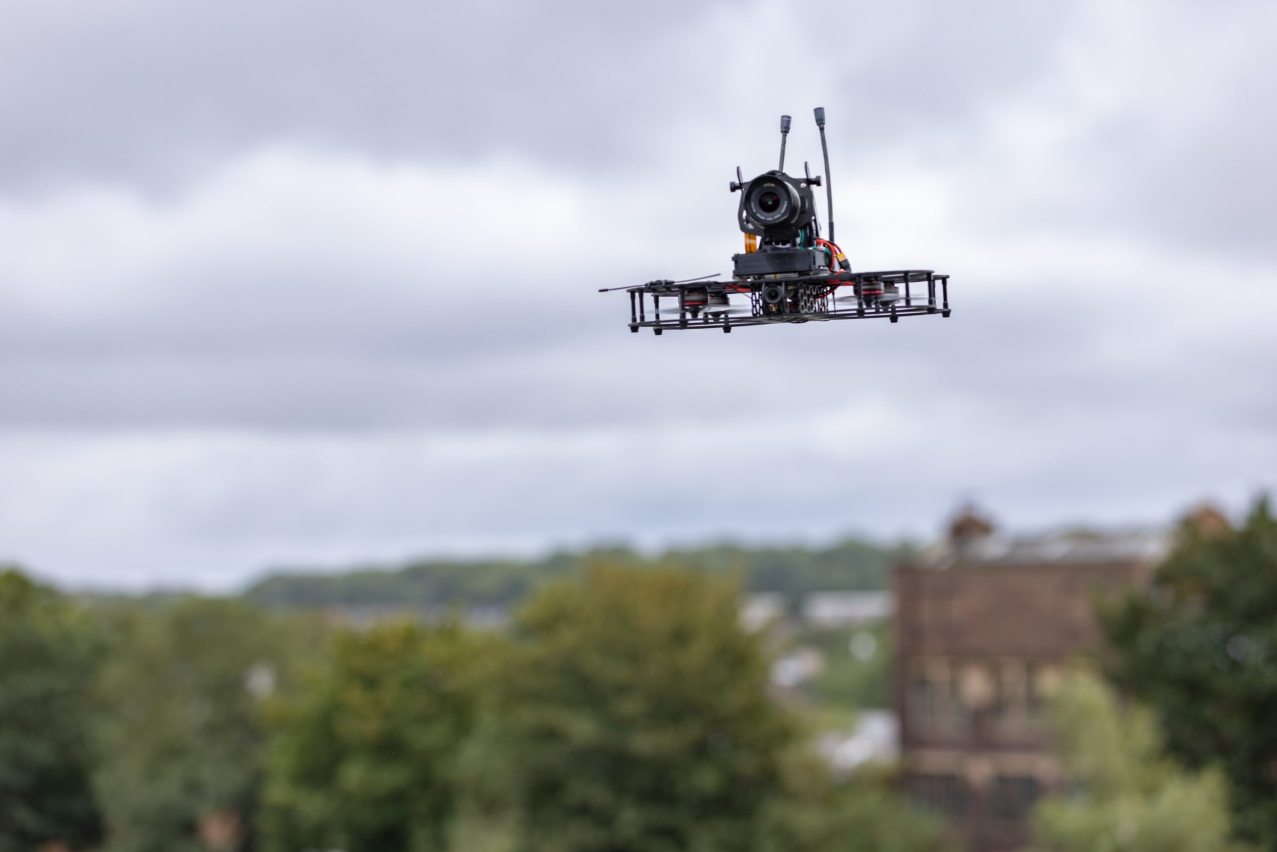 Drone avec appareil photo improvisé